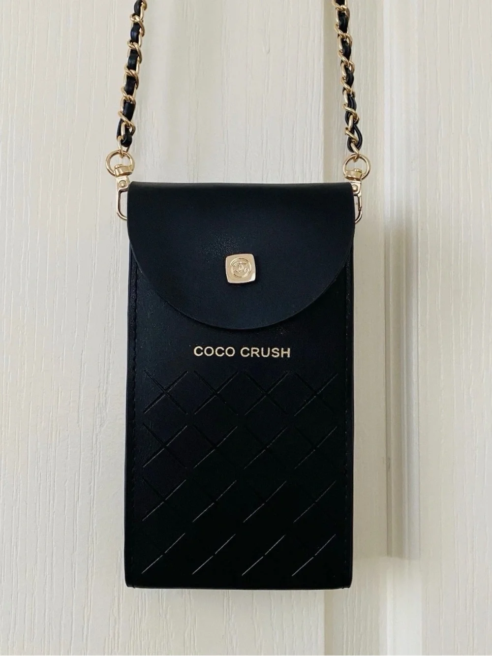 NIW CHANEL GWP Black Coco Crush faux learher Phone Case w/Gold Chain & NIB charm